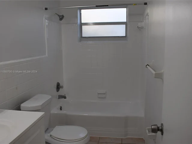 16851 NE 21st Ave # 17, North Miami Beach FL 33162