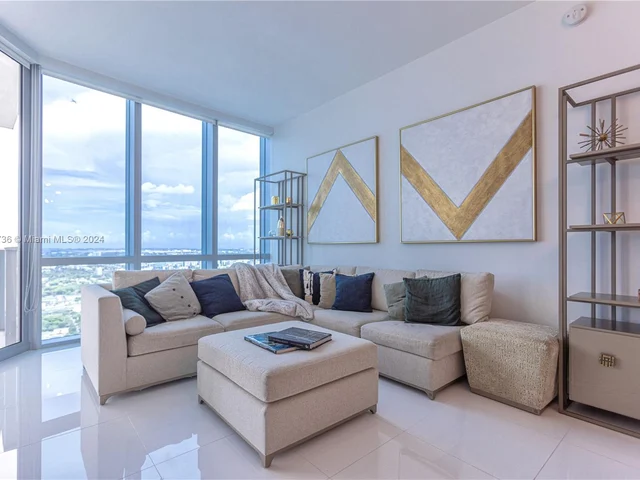 851 NE 1st Ave # 4008, Miami FL 33132