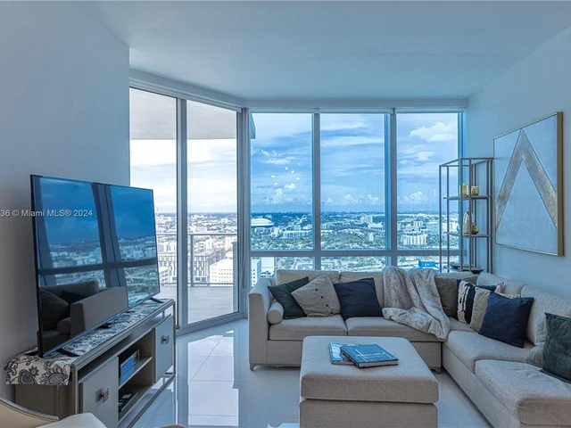 851 NE 1st Ave # 4008, Miami FL 33132