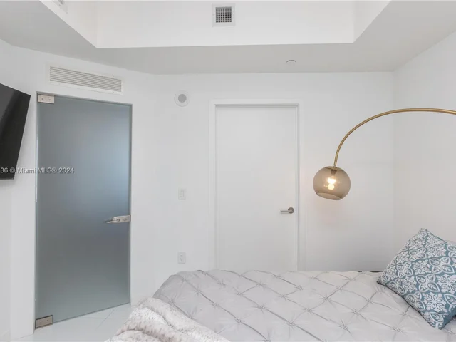 851 NE 1st Ave # 4008, Miami FL 33132