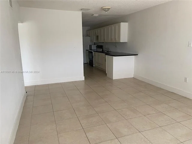 21478 NW 40th Cir Ct, Miami Gardens FL 33055