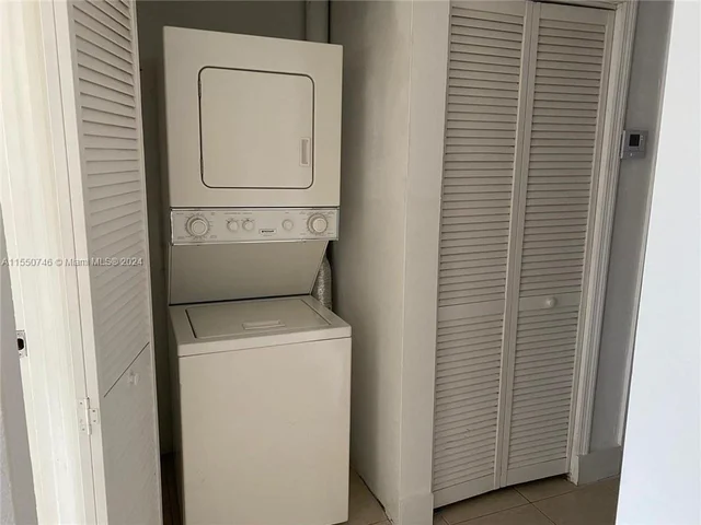 21478 NW 40th Cir Ct, Miami Gardens FL 33055