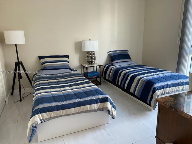 335 S Biscayne Blvd # 2900, Miami FL 33131