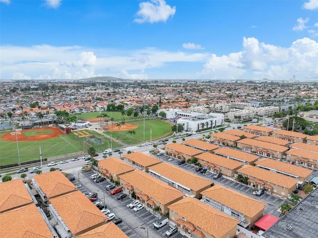 2505 W 76th St # 109, Hialeah FL 33016