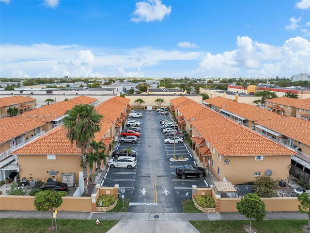 2505 W 76th St # 109, Hialeah FL 33016