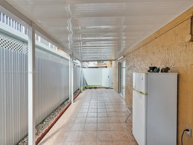 2505 W 76th St # 109, Hialeah FL 33016