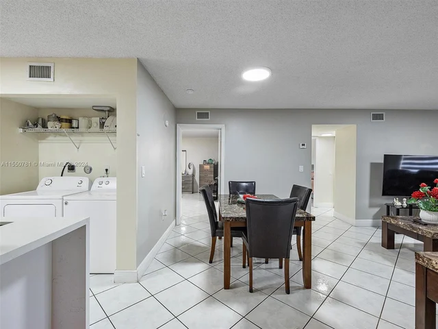 2505 W 76th St # 109, Hialeah FL 33016