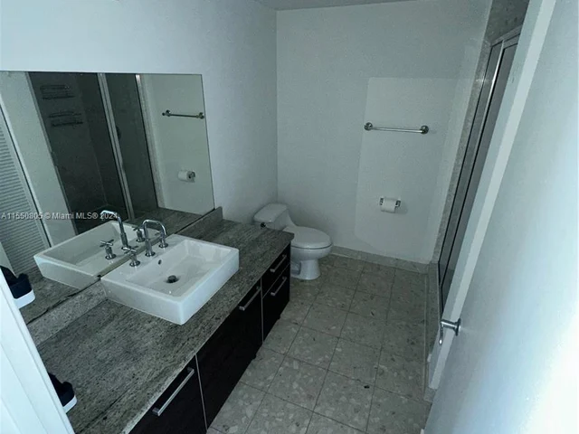 185 SW 7th St # 2800, Miami FL 33130