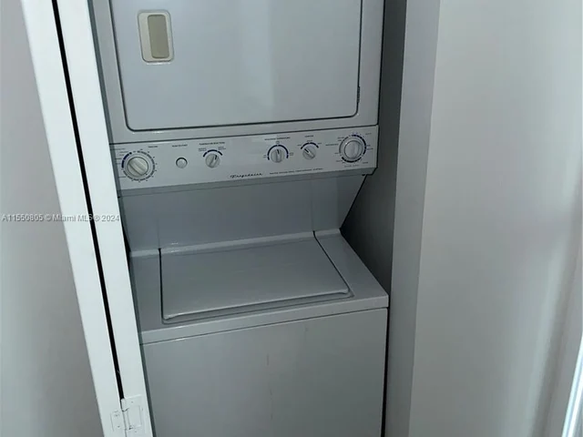 185 SW 7th St # 2800, Miami FL 33130