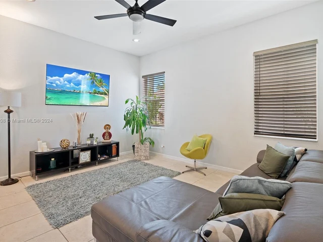 1737 Aspen Ln, Weston FL 33327