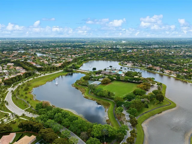 1737 Aspen Ln, Weston FL 33327