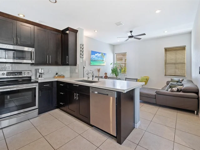 1737 Aspen Ln, Weston FL 33327