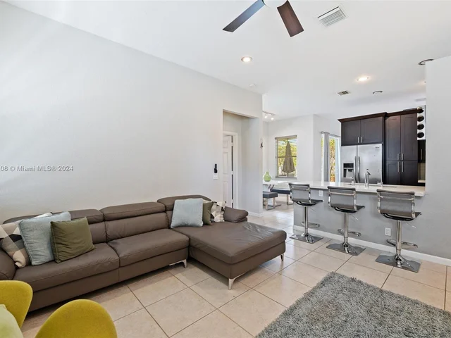 1737 Aspen Ln, Weston FL 33327