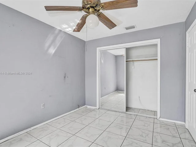 8520 NW 24th Pl, Sunrise FL 33322