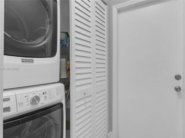 2048 NW 164th Ave, Pembroke Pines FL 33028