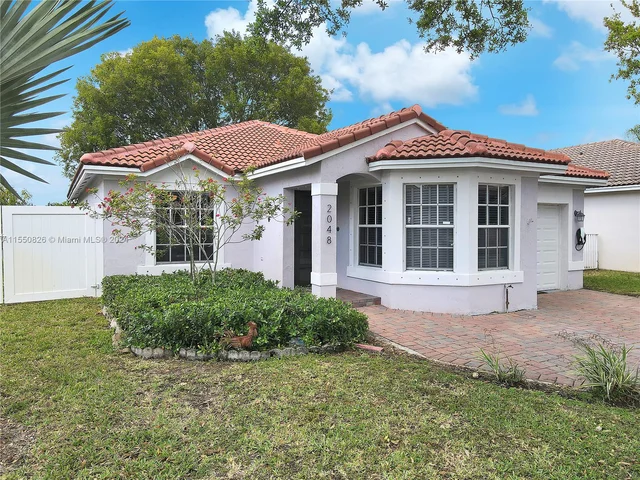 2048 NW 164th Ave, Pembroke Pines FL 33028