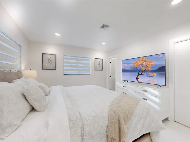 1201 S Citrus Isle # 2, Fort Lauderdale FL 33315