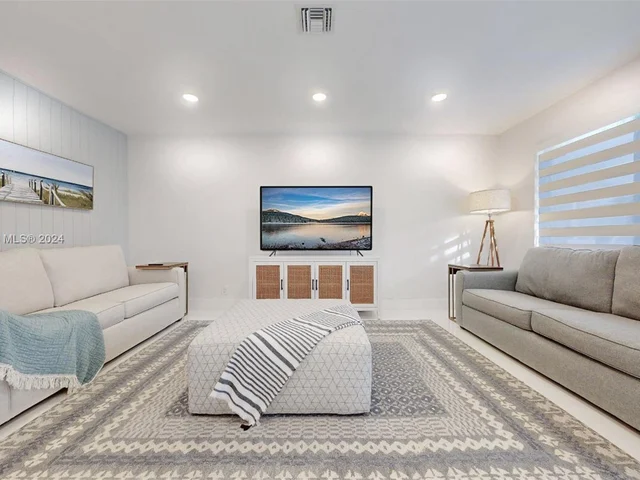 1201 S Citrus Isle # 2, Fort Lauderdale FL 33315