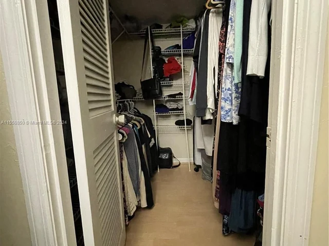 7011 Environ Blvd # 211, Lauderhill FL 33319