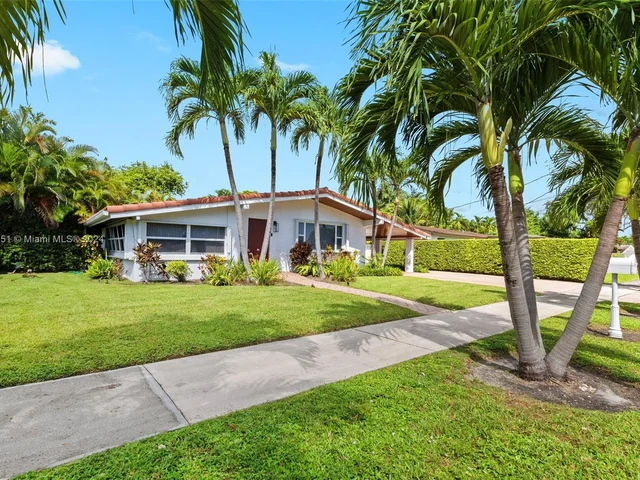 21120 NE 24th Ct, Miami FL 33180