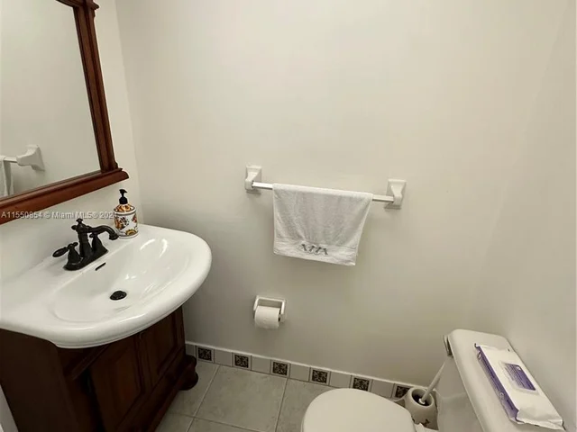 8107 SW 72nd Ave # 321E, Miami FL 33143