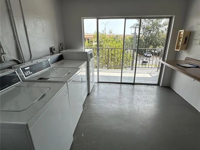 8107 SW 72nd Ave # 321E, Miami FL 33143