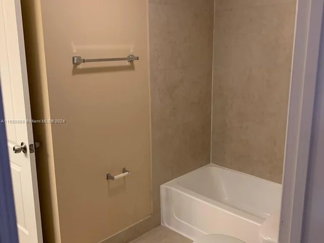 2861 N Oakland Forest Dr # 201, Oakland Park FL 33309