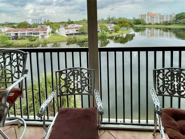 6575 W Oakland Park Blvd # 511, Lauderhill FL 33313