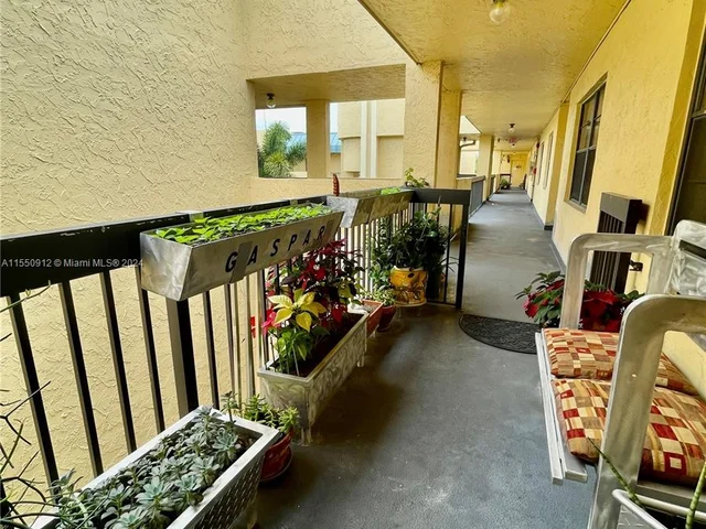 6575 W Oakland Park Blvd # 511, Lauderhill FL 33313