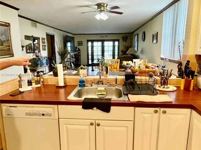 6575 W Oakland Park Blvd # 511, Lauderhill FL 33313