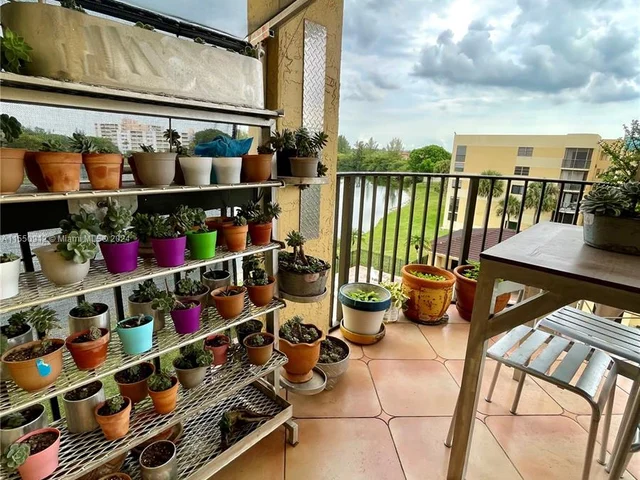 6575 W Oakland Park Blvd # 511, Lauderhill FL 33313