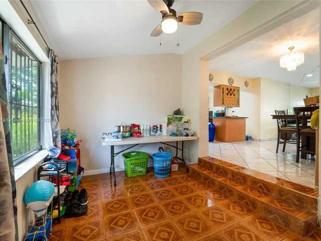 1160 NW 120th St, North Miami FL 33168