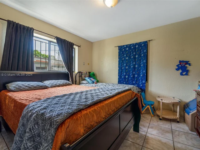 1160 NW 120th St, North Miami FL 33168