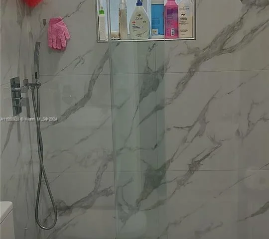 3149 W 68th Pl, Hialeah FL 33018