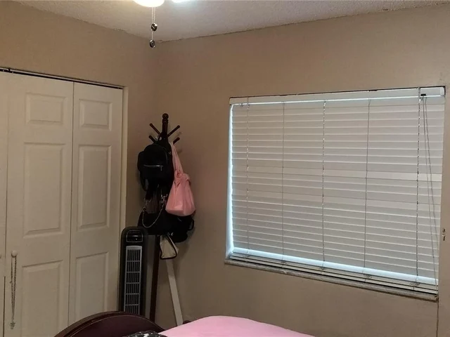 3149 W 68th Pl, Hialeah FL 33018