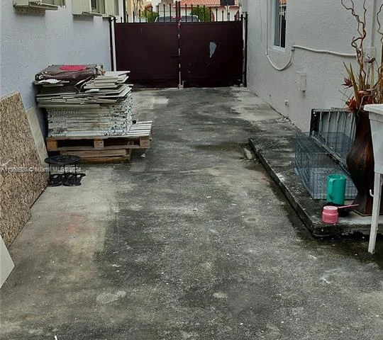 3149 W 68th Pl, Hialeah FL 33018