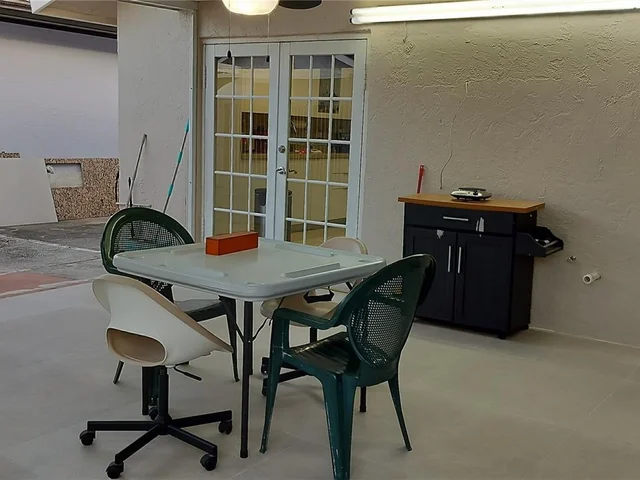 3149 W 68th Pl, Hialeah FL 33018