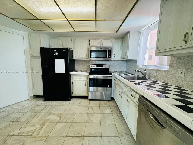 1301 NE Miami Gardens Dr # 1515W, Miami FL 33179