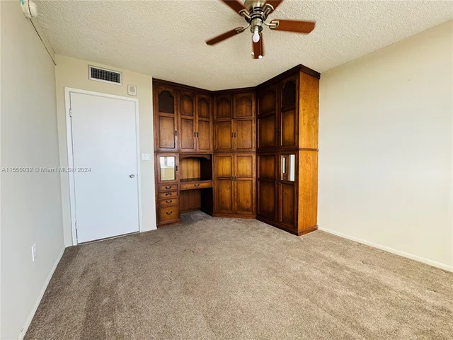 1301 NE Miami Gardens Dr # 1515W, Miami FL 33179