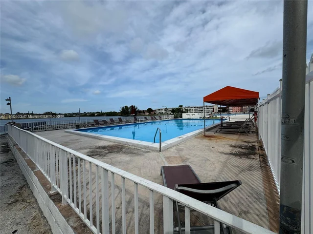 1301 NE Miami Gardens Dr # 1515W, Miami FL 33179