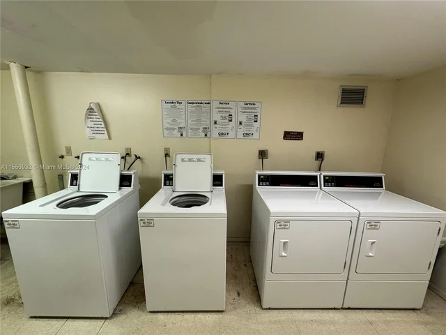 1301 NE Miami Gardens Dr # 1515W, Miami FL 33179