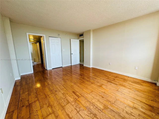 1301 NE Miami Gardens Dr # 1515W, Miami FL 33179