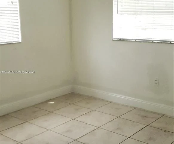 2422 NW 87th St, Miami FL 33147