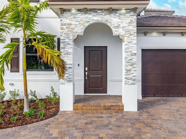 13265 SW 234 ST, Miami FL 33032