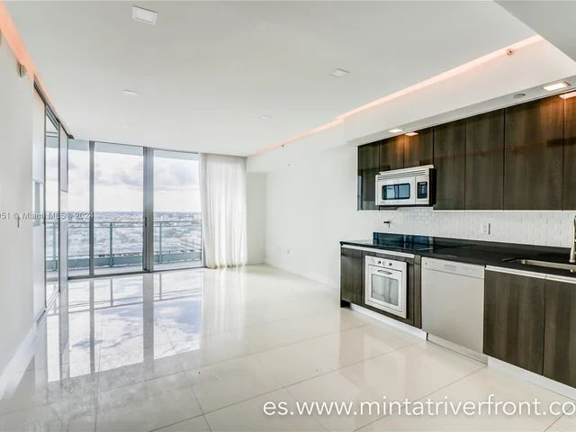 92 SW 3rd St # 1907, Miami FL 33130