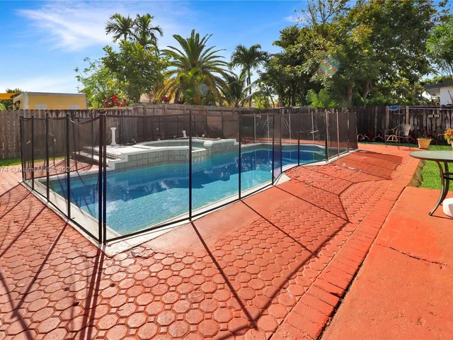 16313 SW 103rd Pl, Miami FL 33157