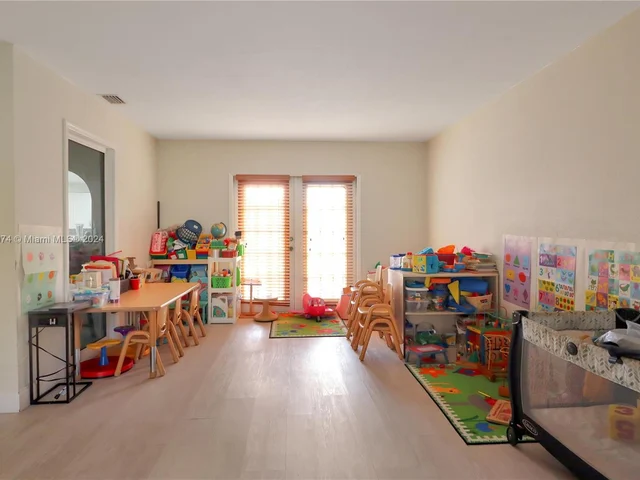 16313 SW 103rd Pl, Miami FL 33157