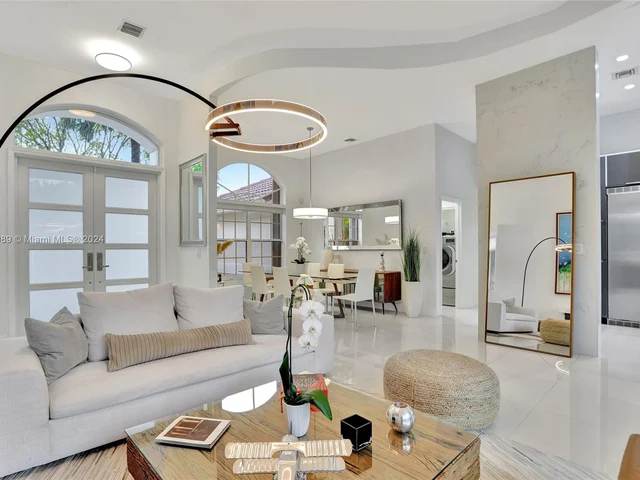 865 Bayside Ln, Weston FL 33326