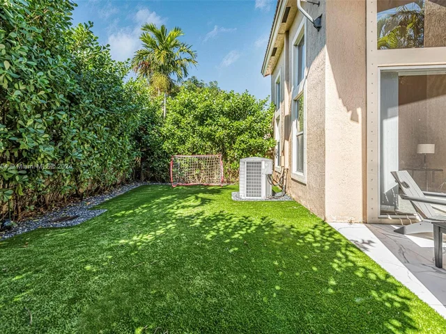 5862 NW 120th Ter, Coral Springs FL 33076