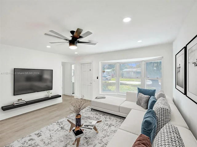 2640 NW 47th Ave, Lauderhill FL 33313